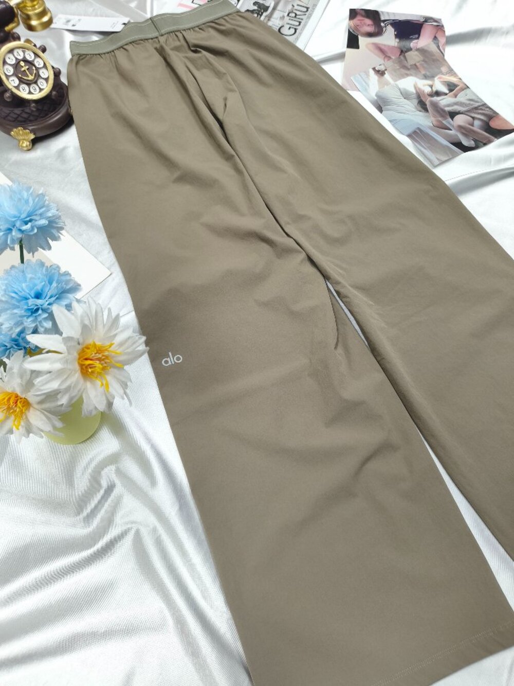 Olive NWT Alo Yoga Straight Leg Trouser/Pants-Boxer Waistband Relaxed Fit👖💚 - Picture 3 of 6